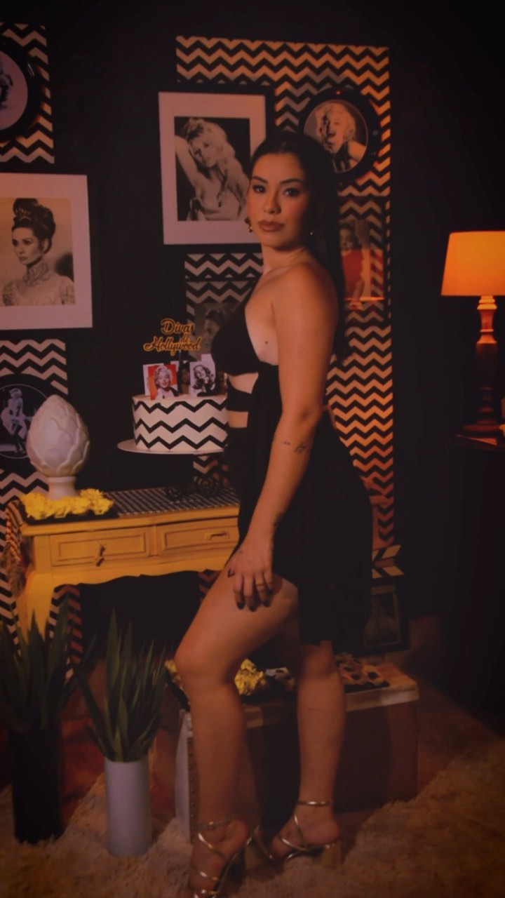 28•11 🥳🖤 // Decoração surreal do melhor @fabiojosefrancisco // @bloodbrotherscervejaria //
👗: @dluizaloja // 💄: @fernandac_maquiadora 

🎥: @yurikarvalho