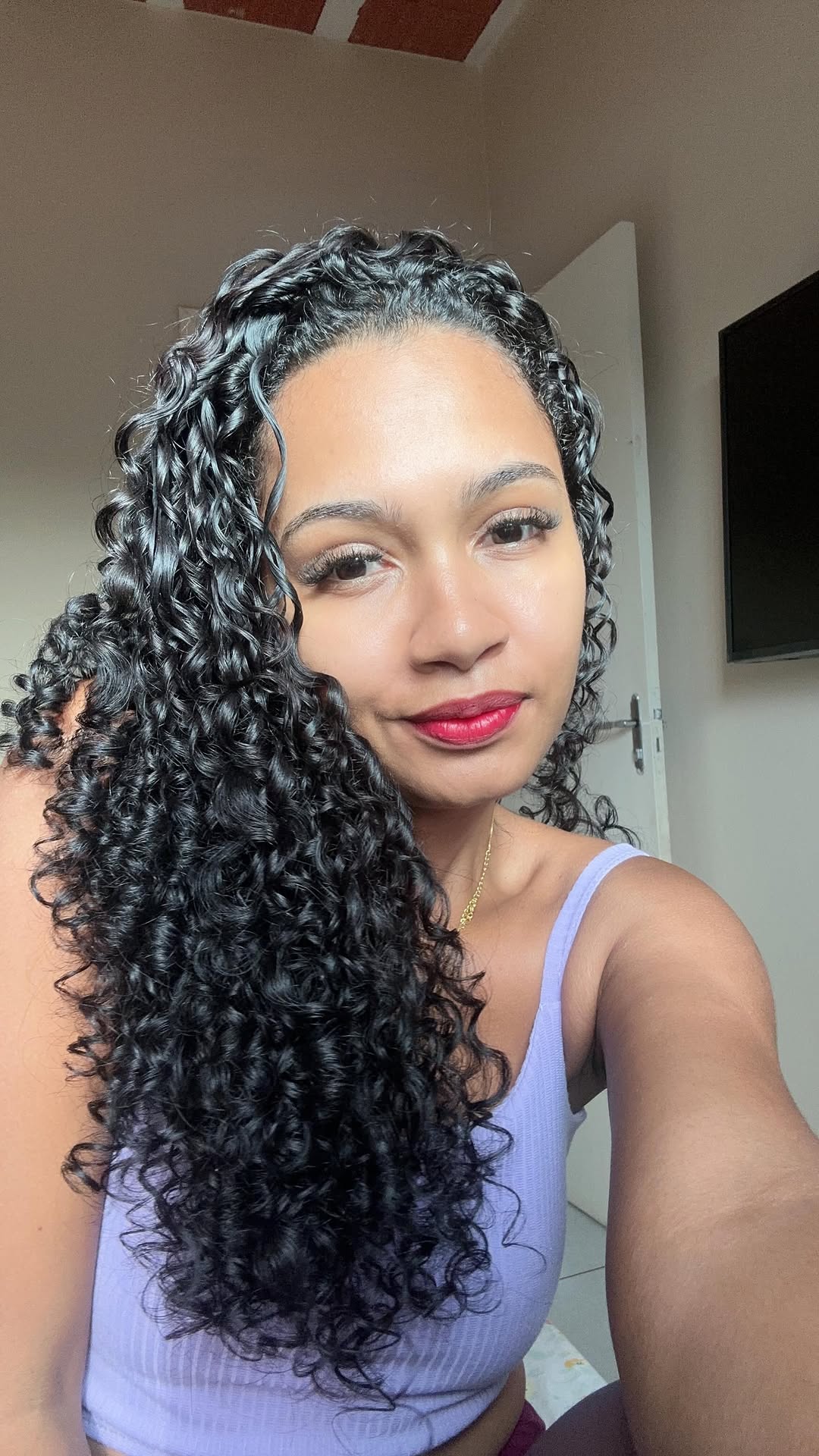 A vida da cacheada não é fácil não 😂😂
.
.
.
.
.
#curlyhair #explore #viral #foryou #repost #cachos