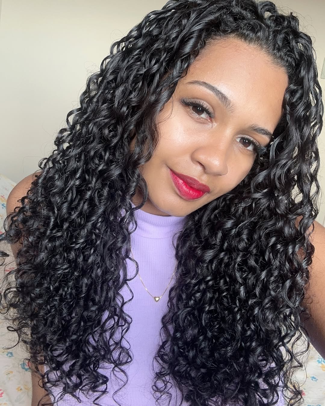 Oi 💜
.
.
.
.
.
#meuscachinhos #lovecachos #curlygirl #curlyhairstyles #cachosnaturais #cacheadasdoinstagram #cachos3b #cachosbrasil  #curlyhair #explore #todecacho #curly #instagram