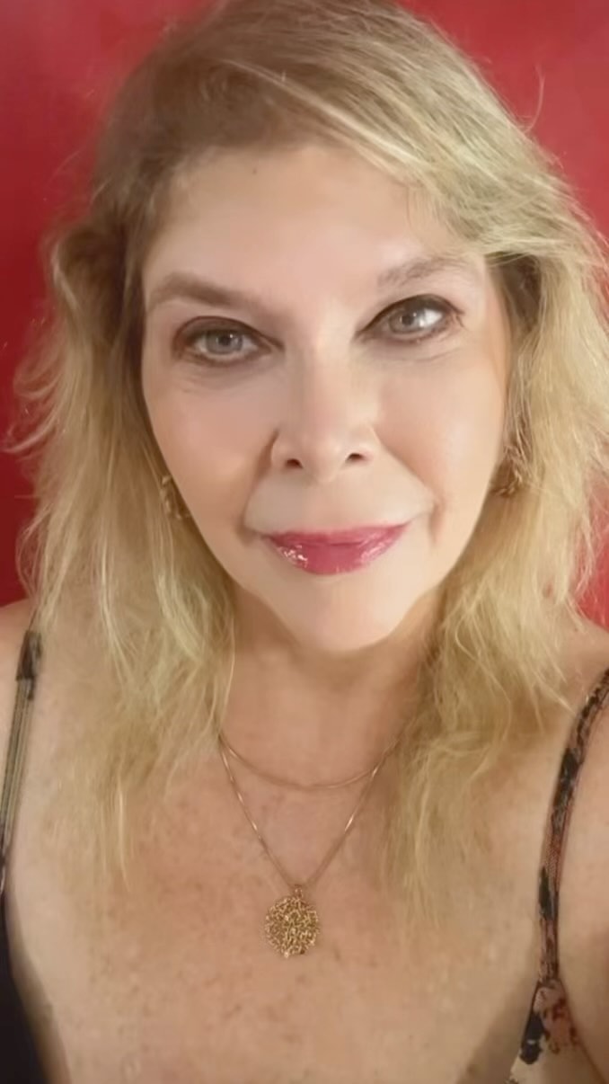 🧬 Como anda sua imunidade? 

👁️ Tem observado muitas viroses, doenças autoimunes e aumento ou recidiva dos casos de câncer?

💊 Cada vez mais os tratamentos estão precisando ser individualizados, pois cada um está apresentando uma resposta diferente à tanta inflamação, oxidação e “envenen@mentos”…

☀️ Não espere ficar doente para agir! Prevenção é a chave! E vigie seus pensamentos sempre! Eleve sua frequência! 

🖥️ Assista à Jornada gratuita de Elevação de Frequência no Y0u Tub3 (link na bio)
