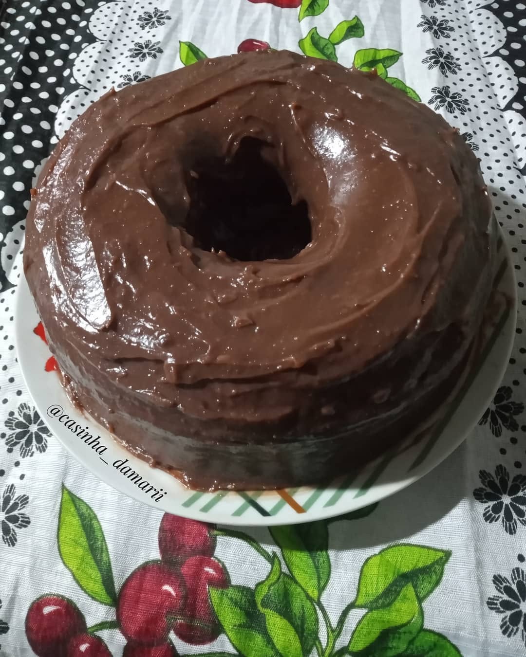 Olá minha gente, tudo bom?

Acabou de sair aqui um delicioso bolo para o café da tarde. 😋🍫

Fiz o bolo e a cobertura com os produtos da @italac_oficial

O bolo ficou super fofinho e saboroso, a cobertura feita com leite condensado semidesnatado ficou maravilhoso!

A Italac tem produtos de ótima qualidade.Sem falar no preço que é ótimo! 😉

Agora me contem qual é o seu bolo preferido? Aqui é o chocolate 🍫😋

#italac #bolo #bolodechocolate
#bolosimples #donadecasa #cafedatarde