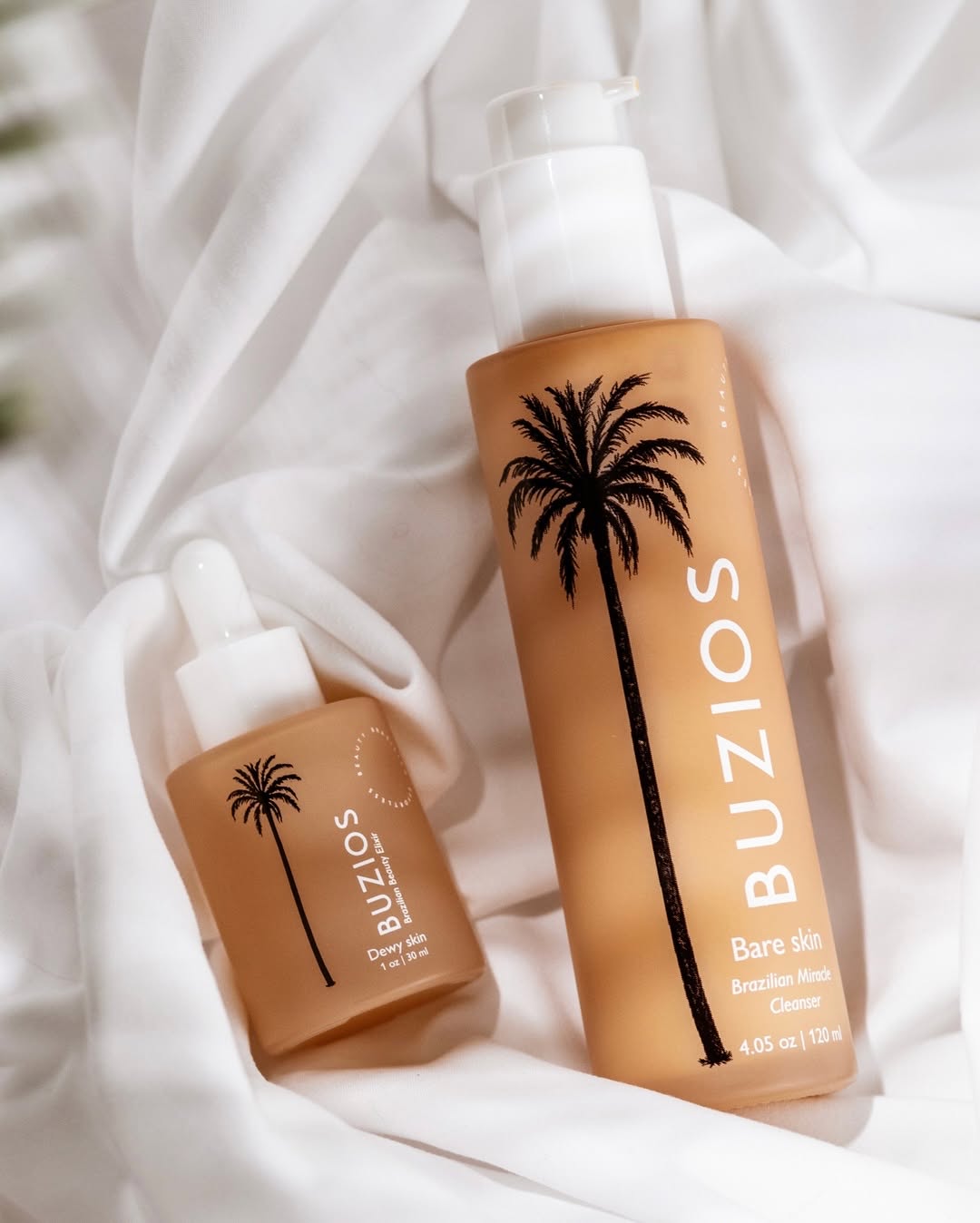 Ever wish your beauty routine consisted of less but did more? We made sure that each and every ingredient that goes into our formula delivers summer ready skin on a tight deadline, feel the results just after one use​​​​​​​​
​​​​​​​​
Instant hydration without grease residue​​​​​​​​
Targeted ingredients that work as hard as you do​​​​​​​​
Fights free radical damage and slows down the ageing process​​​​​​​​
Smells like a tropical vacation 🥥​​​​​​​​
​​​​​​​​
📸 by the incredible: @krause.media ⁣​​