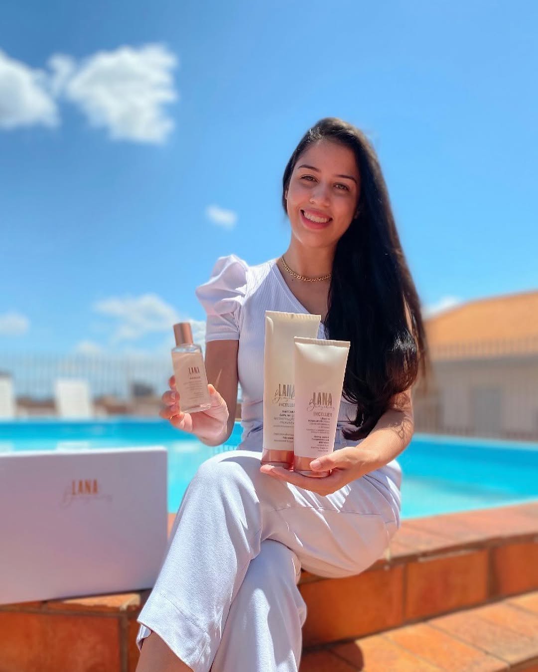 Estou muito feliz de apresentar para vocês os produtos de cabelo da @lanabrasiles 🥰 para mantê-lo macio, saudável e com vida. A linha INCELLER é perfeita para restaurar seu cabelo, deixando os fios com mais força, brilho, sedosidade enquanto recebe os nutrientes necessários… 🧖‍♀️

Todos os produtos são de excelente qualidade e tem cheiro de perfume! ✨Ah! Já ia esquecendo! A linha é vegana e não é testado em animais 🐰❌

Confio muito na @lanabrasiles e tenho certeza que vocês irão gostar, exper