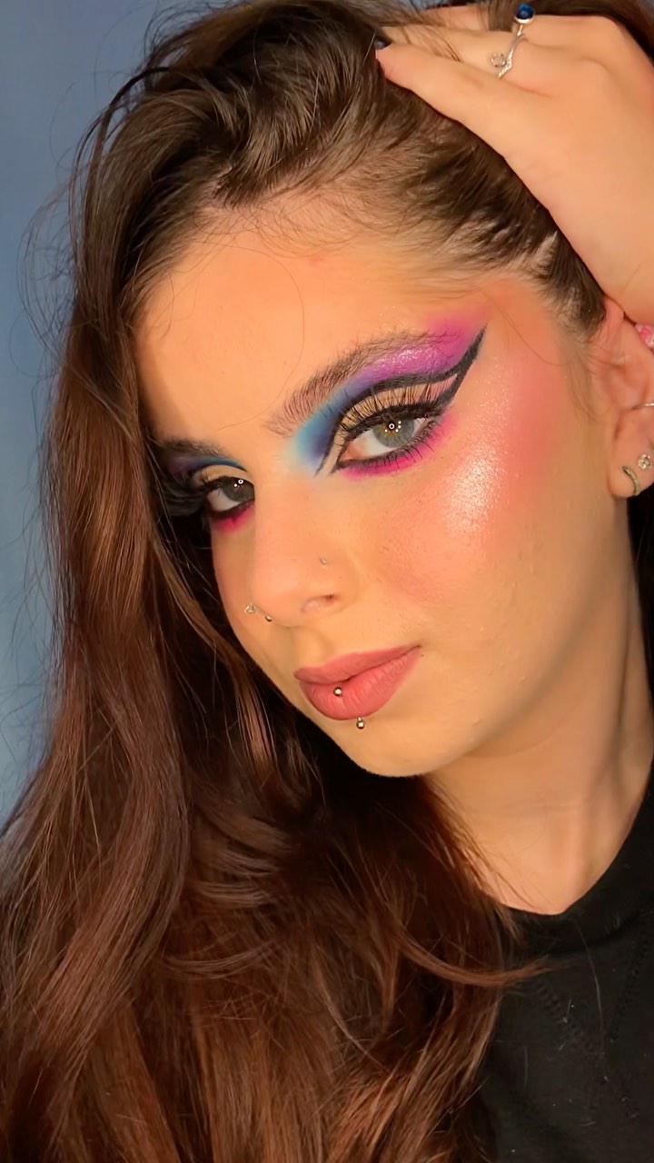 basiquinha 🤙🏻
-
produtos usados:
@linhaniinasecrets bruma 
@bocarosabeauty base cor 2
@franbyfr corretivo cor 1
@bocarosabeauty pó solto mármore 1
@linhabrunatavares blush malibu e iluminador mirror 
@kikomilanobr bronzer 
@morphebrushes paleta by @jamescharles 
-
#linhabrunatavares #linhaniinasecrets #bocarosabeautybypayot #tutorialdemaquiagem #makeupbrasil #pausaparafeminice