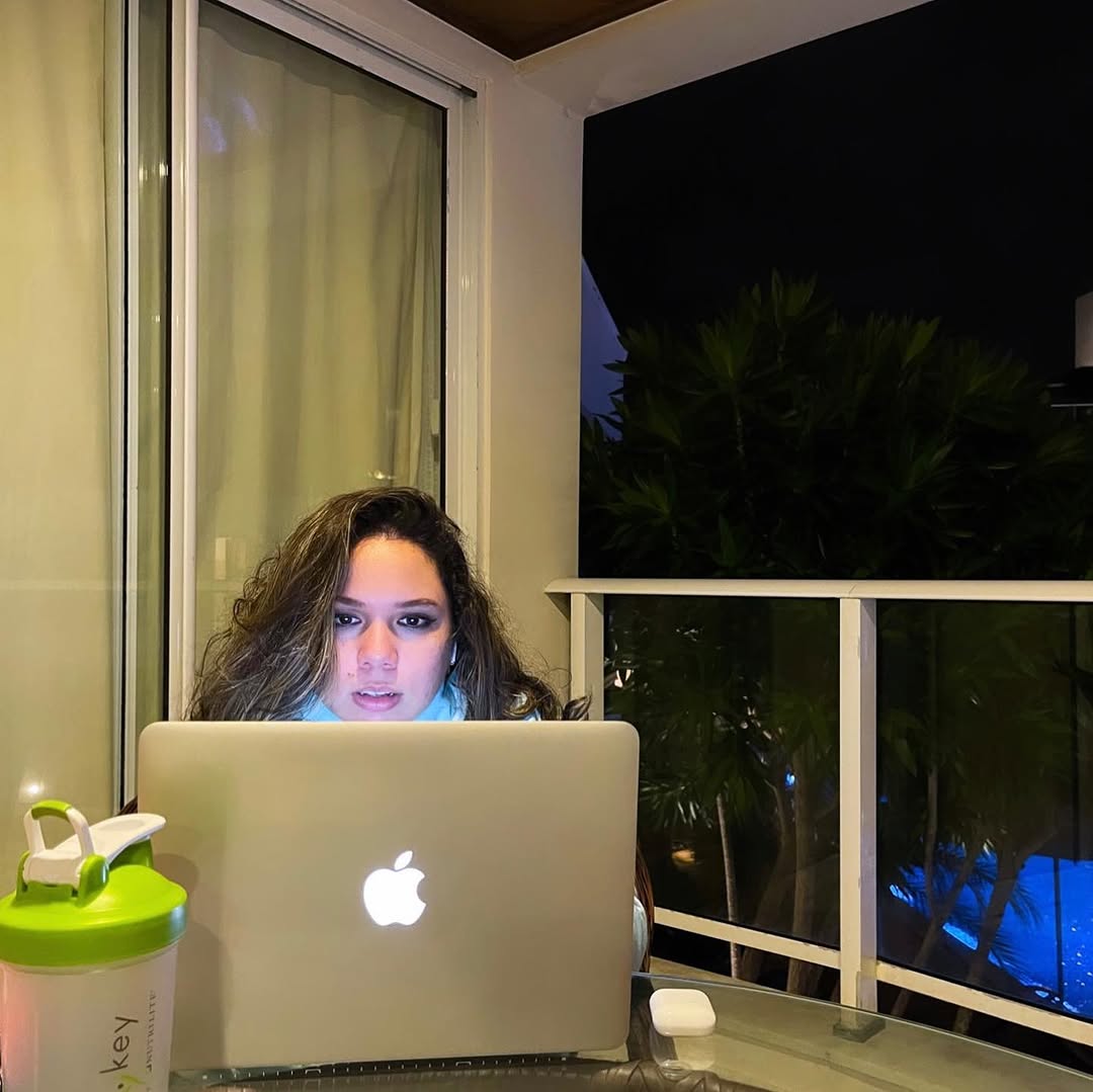 Livre pra poder sorrir, sim! Livre para poder buscar o meu lugar ao sol 👩🏻‍💻