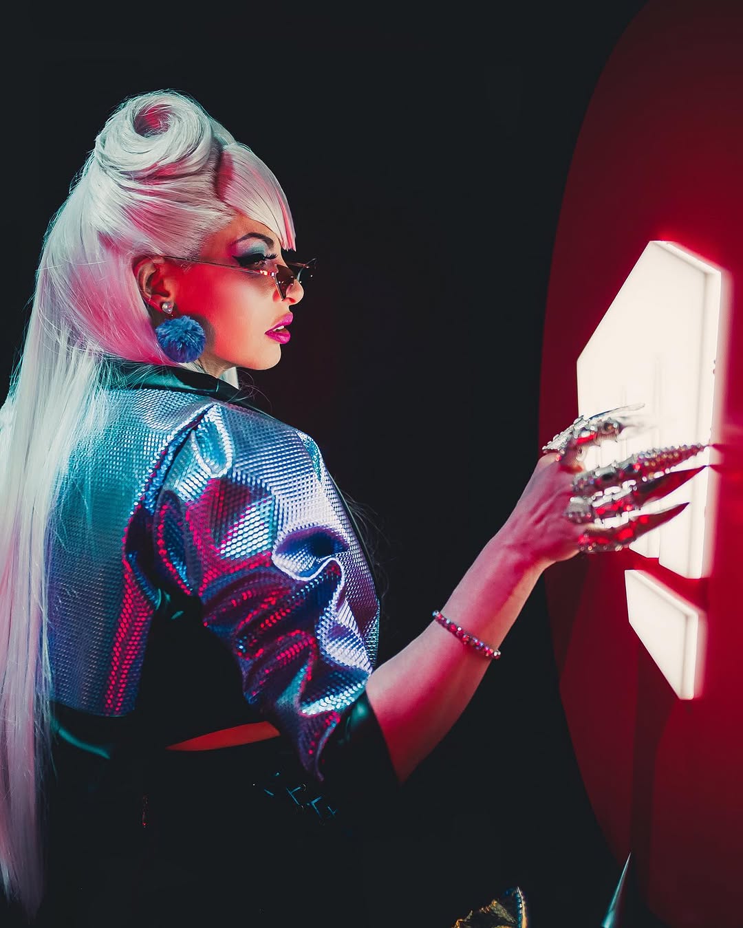 Dona da Riot que fala né?! 😈💜
-
Foto - @cesargaleao 
Vidinho - @pixiebans (a patroa hihi 💕)

.
.
.
.
.
#cosplay #cosplayer #kdacosplay #evelynn #evelynncosplay #sexycosplayer #fitness #fitnessgirl #kdaallout #bdsmbrasil #bdsmlove #wildrift #leagueoflegends #leagueoflegendscosplay #leagueoflegendscosplays #leagueoflegendsbr #wildriftbr #cosplaygirl #cosplaylife