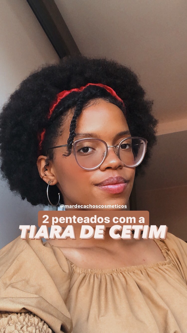 2 penteados com a tiara de cetim✨
Disponível na: @mardecachoscosmeticos 

- Simples, prático e versátil para usar em qualquer ocasião, a tiara de cetim te ajuda a fazer afropuff, skincare, prender o cabelo tipo xuxão e penteados sem danificar, reduzindo o frizz dos fios do seu cabelo
Compartilhe para que mais pessoas possam garantir esses produtos na @mardecachoscosmeticos 🤩

- Qual dos dois você mais gostou?👇🏾🤩

#penteados #penteadosfaceis #tiaradecetim #produtosdecetim #crespacomorgulho #l