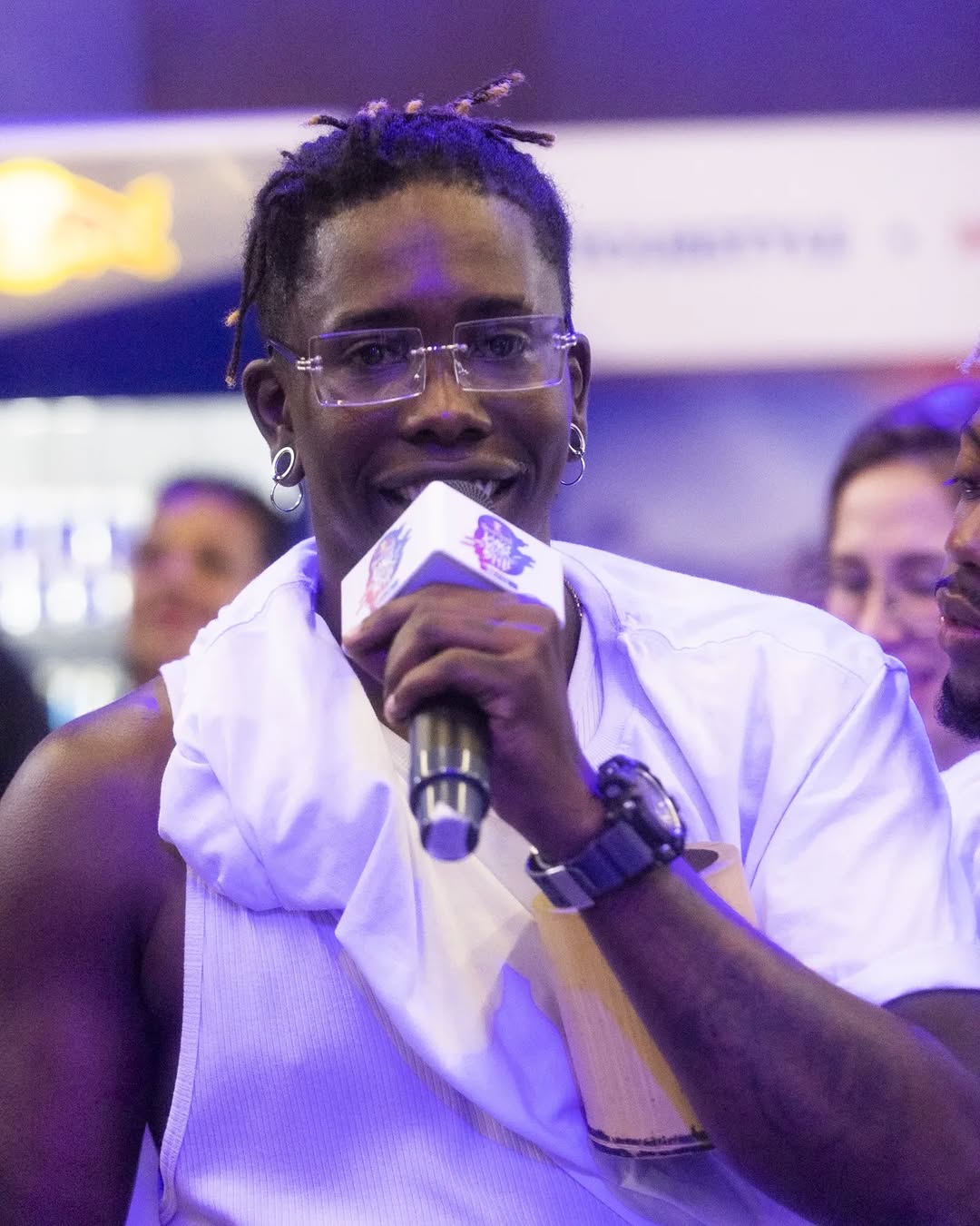 ERA UM MC (HOST) QUE VOCÊS QUERIAM?!?!

Esse fds rolou a final nacional do RedBull Dance your Style a primeira vez aqui no Brasil.
Tá difícil de acha as palavras pra dizer como que o evento estava lindo, incrível. A @fundicaoprogresso ficou pequena com a energia que estava lá.
E com todo respeito muito obrigado a todos pela festa linda.
@pedrinbrum @raquelcabaneco bora conquistar o mundo????

E @zizicorrea bora causar muito , mas muito. Prepara a pantufa vermelha hahahaah. Obrigado por tudo. Ah 