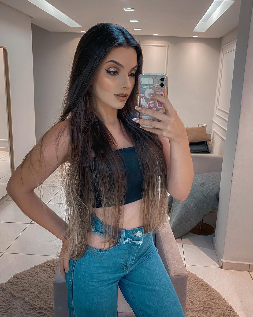 Na tentativa de escolher uma, foi as três 💖

.
.
.
.

#makeup #maquiagembrasil #divinopolis #loucaspormaquiagem #maquiagemprofissional #makeupartist #universodamaquiagem #model  #selfie #foto #fotododia #explorar #makeuptutorial #fy