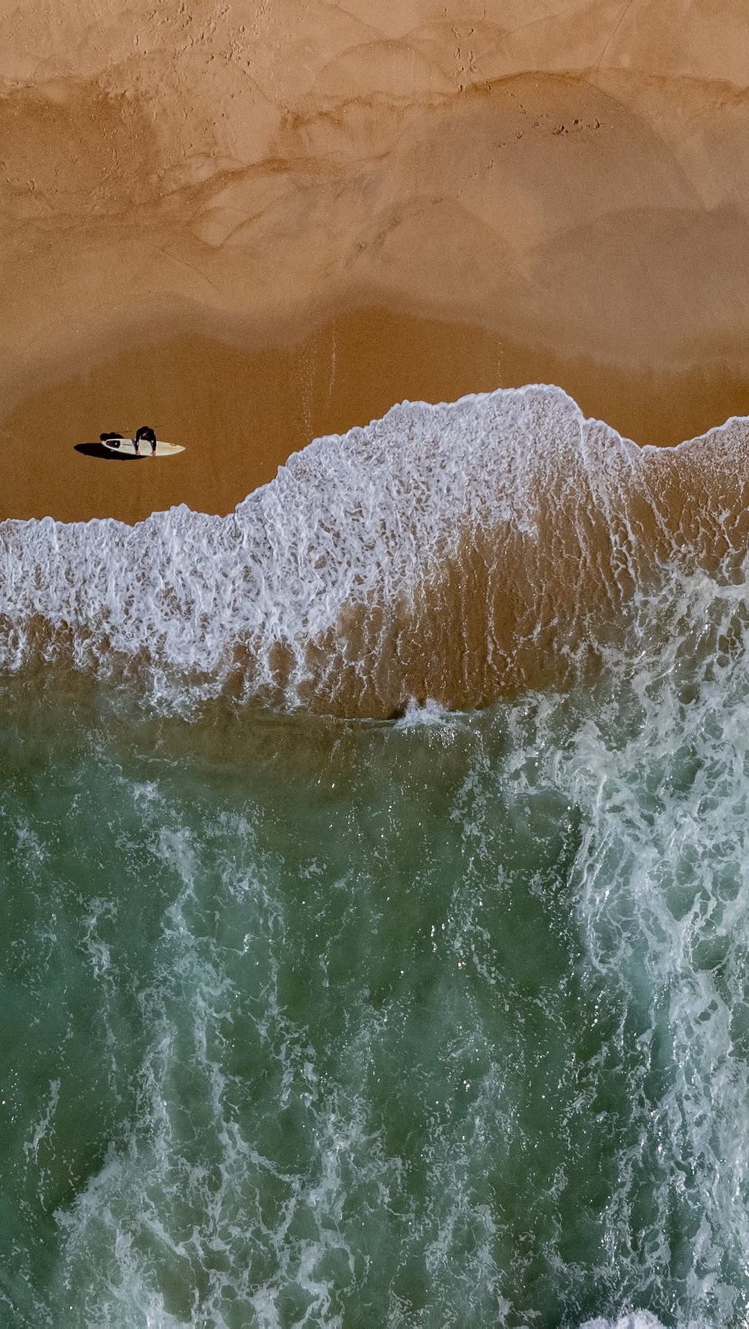 Nazaré - Portugal 🇵🇹 

#travel #reels #instatravel #nazare #portugal #sun #ocean #waves #bigwaves #surfing #vanlife #vanlifemoments #beach #beachlife #travelcouple #europa #workandtravel