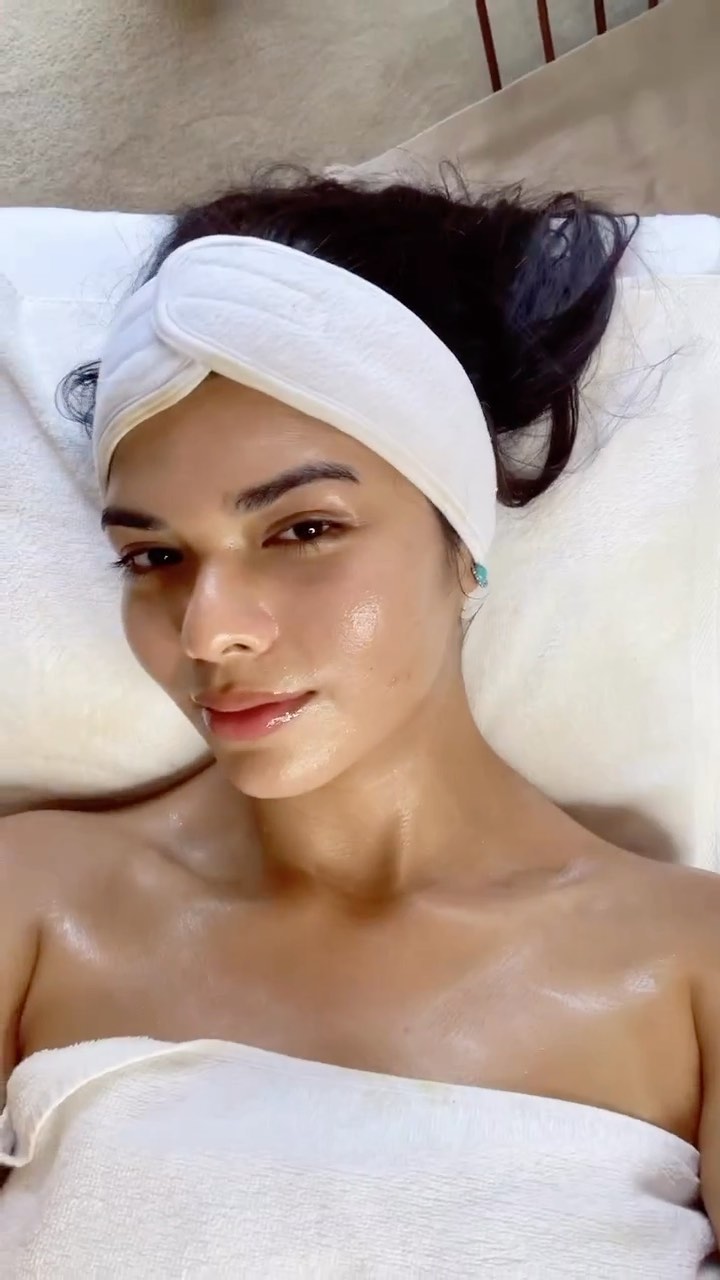 Glow skin every day all year long. ✨✨✨

Thank you @siyowin for trusting my skills for your first facial. 

#esthetician #glow #glowyskin #estheticianreels #beverlyhills #pacificpalisades #weho #santamonica 
#estheticmobile #mobileesthetician #mobilefacials #homefacialspa #homefacial