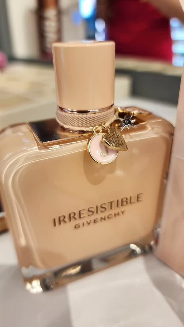 IRRESISTIBLE  NUDE  VELVET 

Conheça esta fragrância e me comente o que vc achou!
🇬🇧 you must Discovery this fragrance and tell me about it!