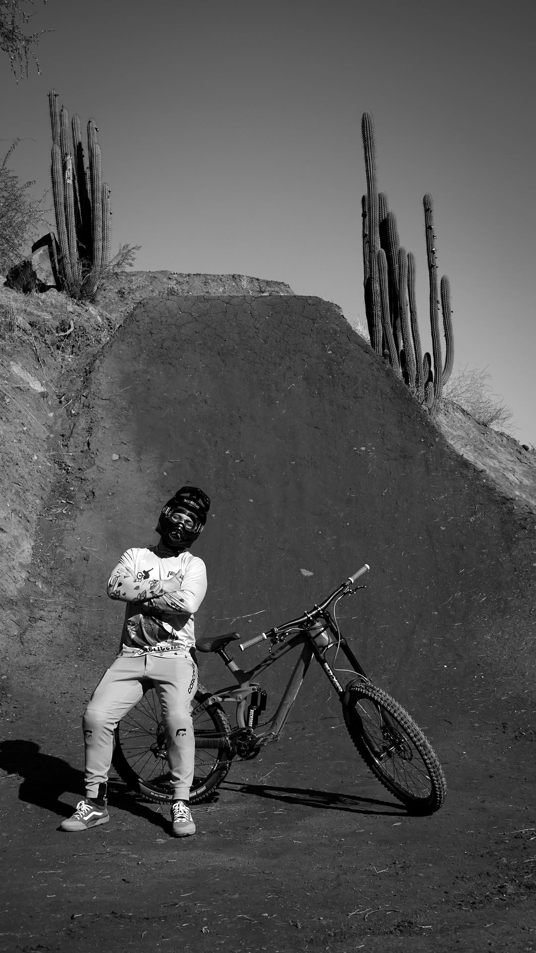 Quase cinco meses se passaram e a vontade de voltar só aumenta 😮‍💨
 

@srambrasil 
@rockshoxbrasil 
@corcovas 
@_proparts 
@pedalinginnovations 

📸 @rmvideo_ 🙌🏼

🇨🇱 @pytspark 

#bikelife #mtb #freeridemtb #freeride #mtbbrasil #bike #lovedirt #corcovas #dirt