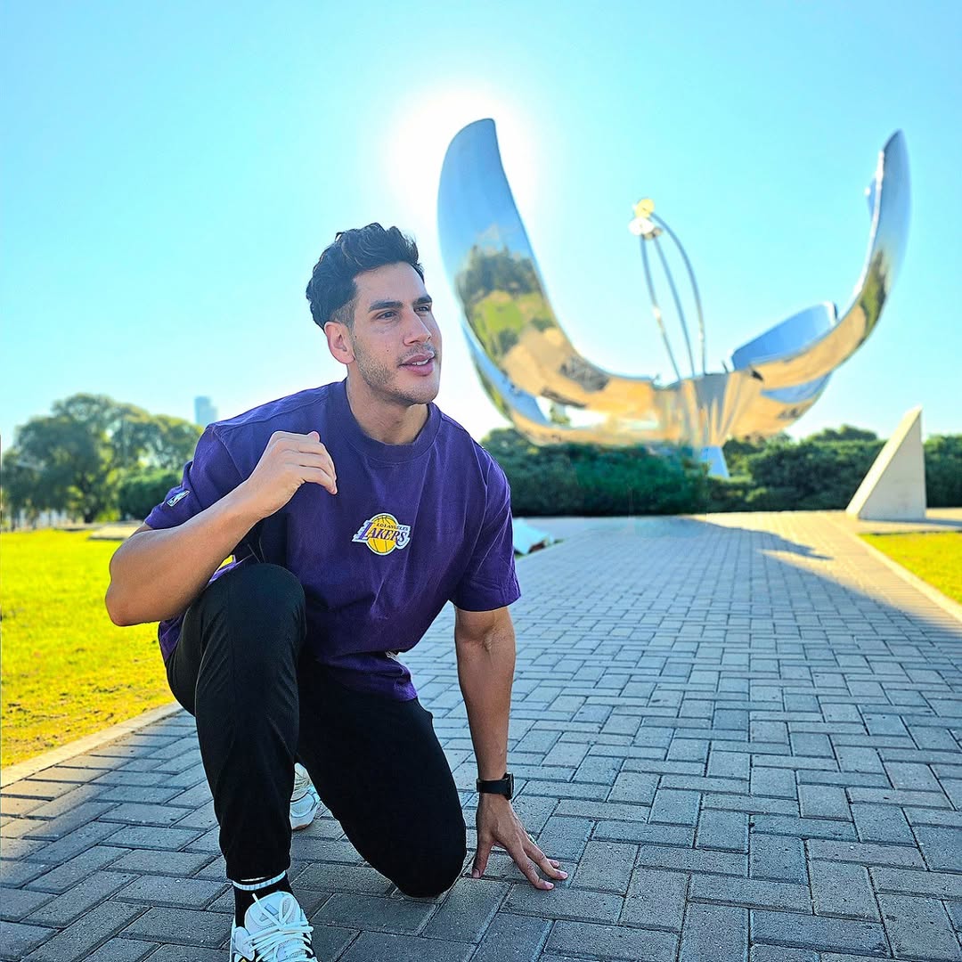 A felicidade mora nos momentos que a gente cria, e esses dias em Buenos Aires foram a prova disso. Mais do que os lugares incríveis que visitamos, levo comigo a sensação de ter vivido plenamente. Agradeço de coração por cada segundo, por cada troca e por essa energia tão boa que compartilhamos. Sigo viagem na realização de mais um sonho com a alma leve, o coração grato e a certeza de que memórias serão eternizadas. 🙏