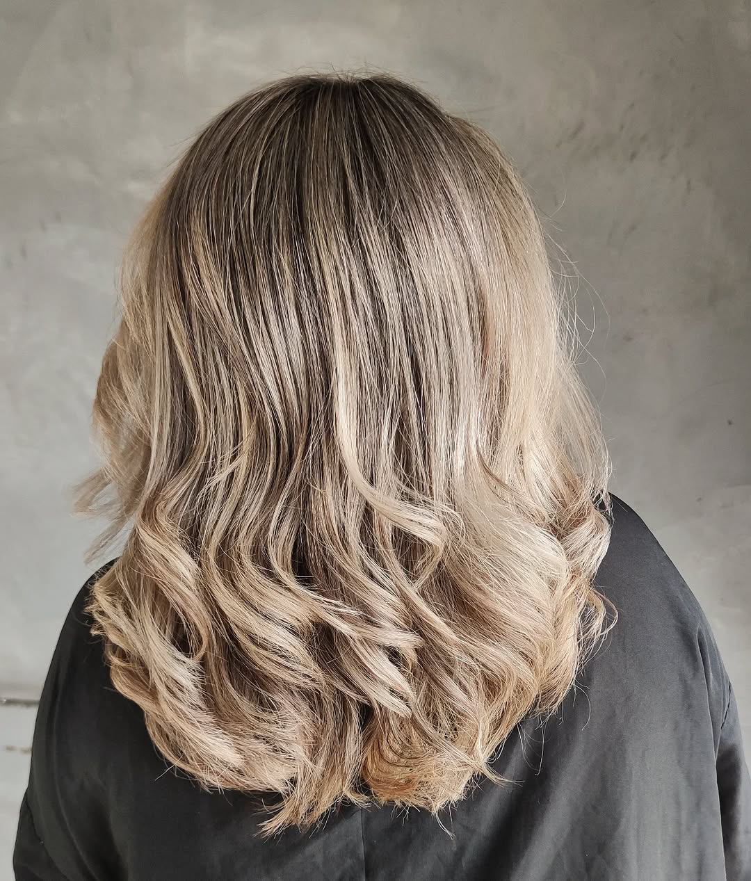 Susete gold .. 😁🤩.
.
.
.
.
.
.
.

#hair #hairproduct #hairideas #haircolour #hairlove #hairtransformation #hairsalon #hairfashion #cabelo #cabelosaudavel #cabeloliso #cabelolindo #cabelolongo #cabeloloiro #mechas #mechascriativas #mechasloiras #loira #loirodossonhos #loirosaudavel #loiroperfeito #blond #blondhair #blondie #hairblond #hairblonde #insta #instalike #instahair #viral