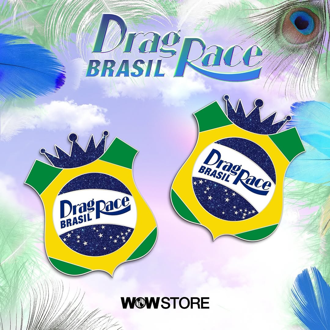 OFICIAL! O badge da 2ª temporada de #DragRaceBR já está à venda! 😍 Garanta já os pins esmaltados oficiais de #DragRace e muito mais merch exclusivo na loja da @worldofwonder

🛍️ Toque para comprar ou acesse store.worldofwonder.com

@dragracebr estreia toda quinta-feira no @wowpresentsplus:
🇧🇷 21h BRT
🇺🇸 5PM PT / 8PM ET
🌍 12AM UTC (sexta-feira)