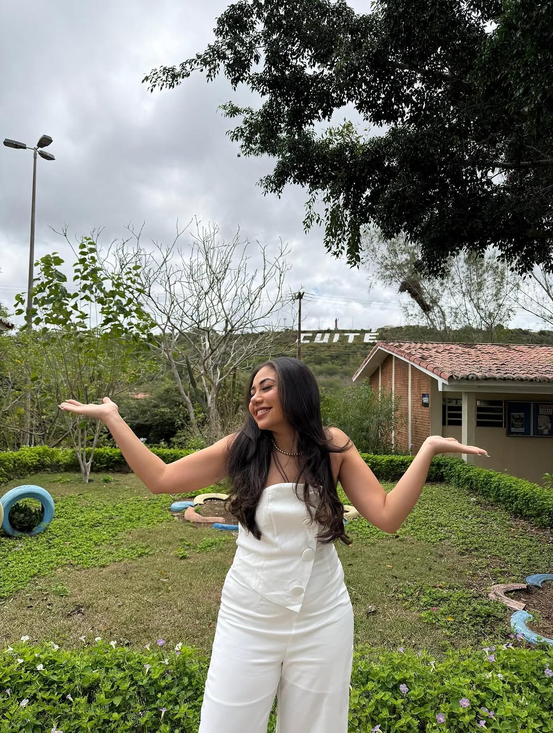 “ É justo que muito custe o que muito vale.” Santa Teresa d’Ávila.

📅 30.07.2025

Vivendo o que um dia já  foi sonho… ✨

Hoje é um daqueles dias que vão morar pra sempre no meu coração. 
  TCC defendido e aprovado! 🎓💚

O fim de um ciclo, o começo de uma nova jornada.
Gratidão por cada passo, cada apoio e cada aprendizado nesse caminho.