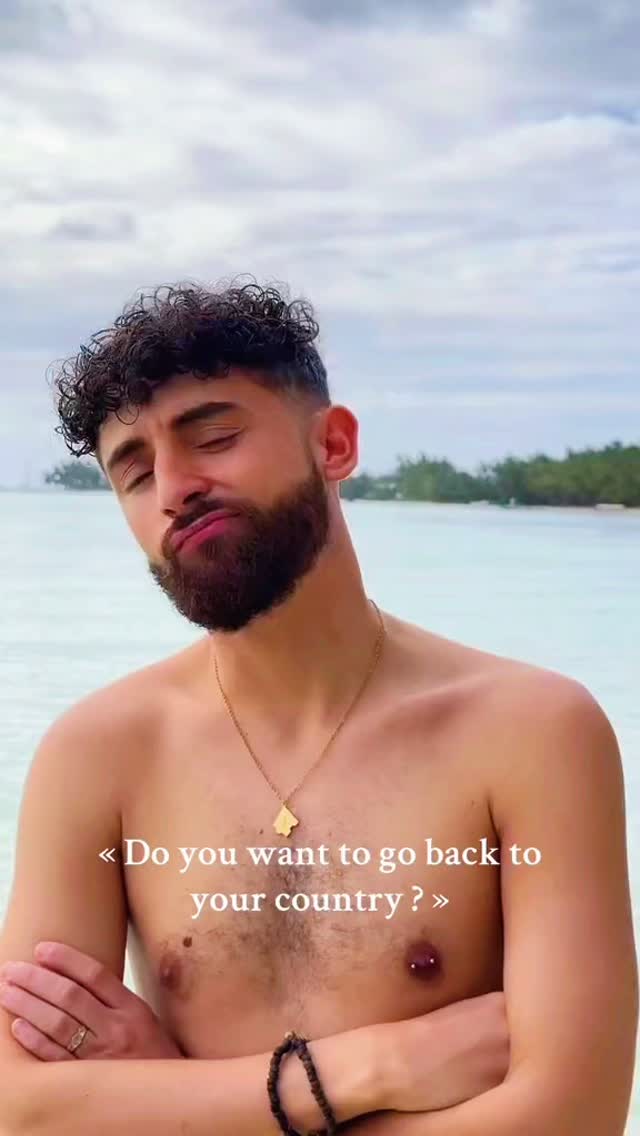 When I miss my flight… just know it was on purpose 😂

-

#mauritius #ilemaurice #comedy #islandlife #mauritiusexplored #mauritiusparadise #friends #travel #wanderlust #travelreels #travelphotography #travelgram #i̇nstatravel #boys #travelphotography #gymbody #beachlife