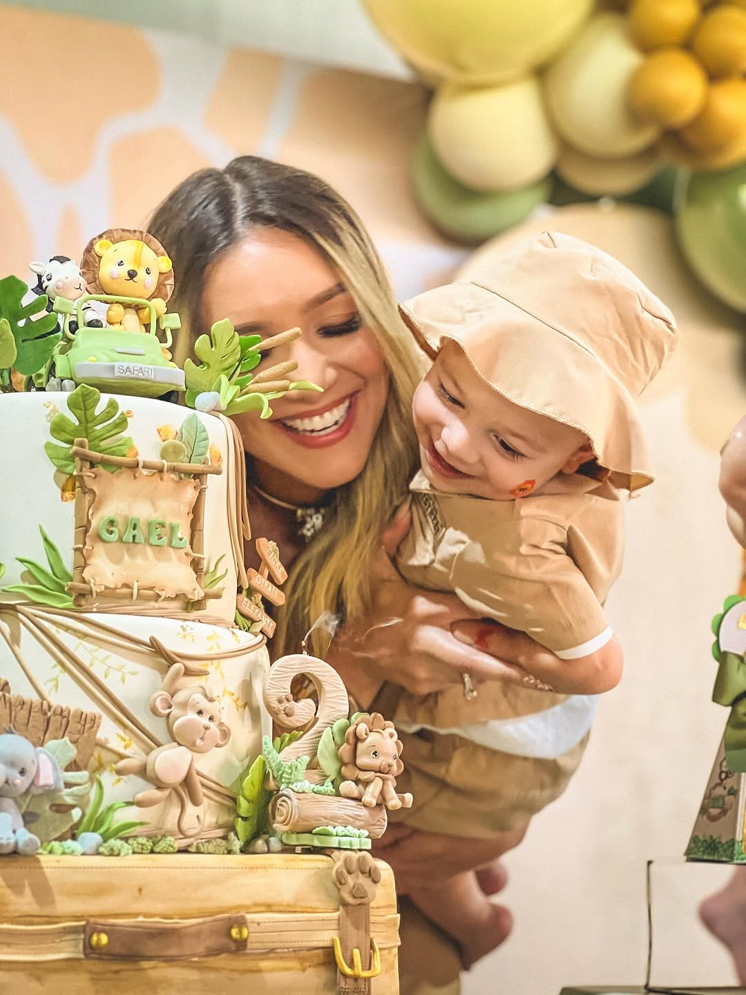 🦁 Ontem foi dia de celebrar a vida do meu pequeno aventureiro! 🐯

O Safari do Gael foi repleto de amor, sorrisos e momentos que ficarão para sempre na memória 🐅🦓🐘🦏🐆