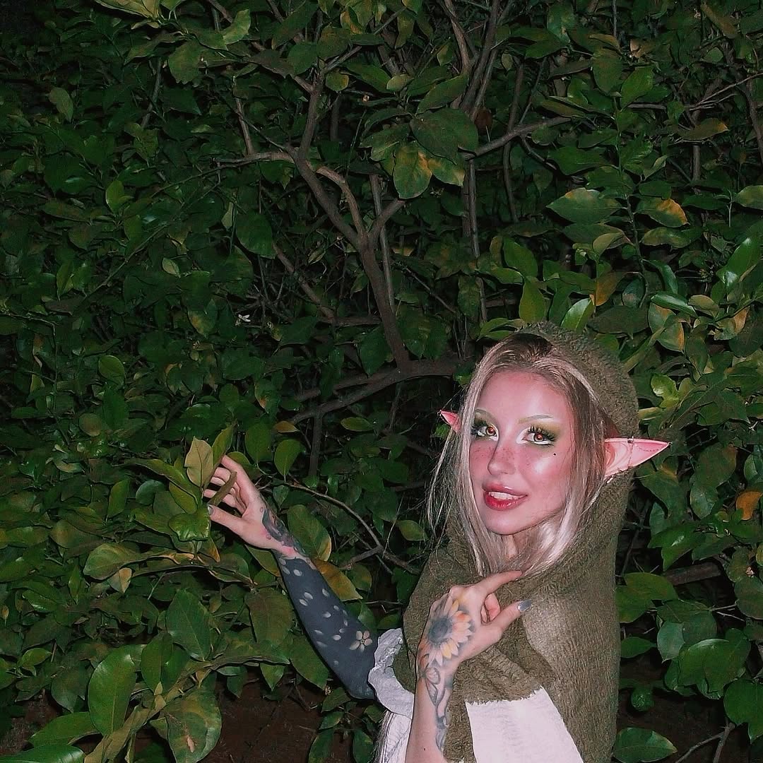 🌙 🧝‍♀️ 🐈