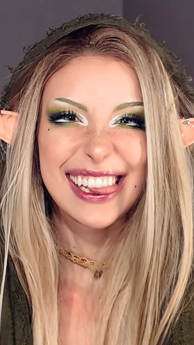essa make me fez lembrar de uma parte de mim que tava esquecida há muitos anos. alguns acontecimentos me levaram a me preocupar tanto com o que os outros pensariam de mim, que suf0qu3i meu lado artístico e criativo, evitando chamar atenção.

dedico essa make pra Gi (pré) adolescente, que não via a hora de chegar da escola pra testar visuais novos, amava se destacar e adorava essa música kkkkkkkkkk

bem vinda de volta 🧝‍♀️🌼🎨