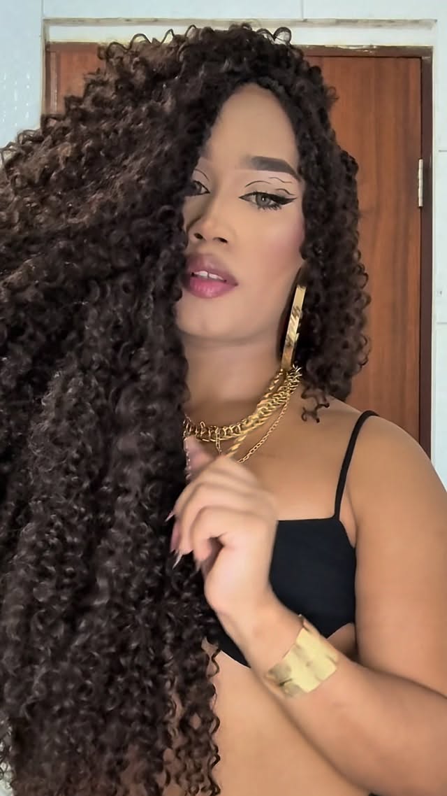 São fases e fases da vida 👩🏾‍🦱🍃

#cabelo #manto #transicao #reelsofinstagram #explorer #negra #trans