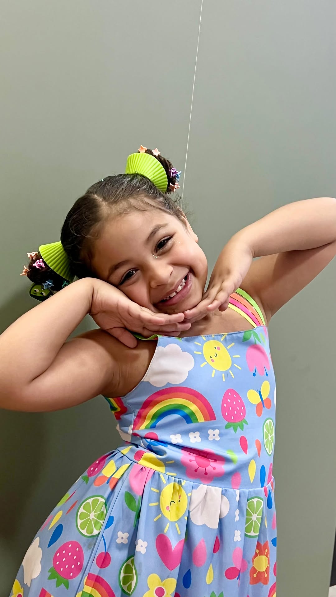 Hoje foi dia de cabelo maluco na minha escola @colegio_objetivoaruja  Gostaram?🥰