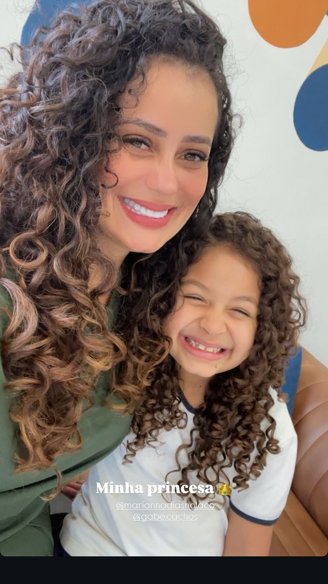 Amo cuidar dos meus cachinhos na @gabe.cachos que é especialista em cabelos cacheados!🥰

Gostaram do resultado? 😍

@espacohermanas