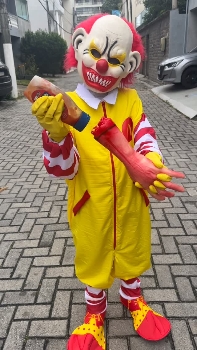 Vai uma Mac braço feliz ???

#halloween #mcdonalds #ronaldmacdonald

@mcdonalds