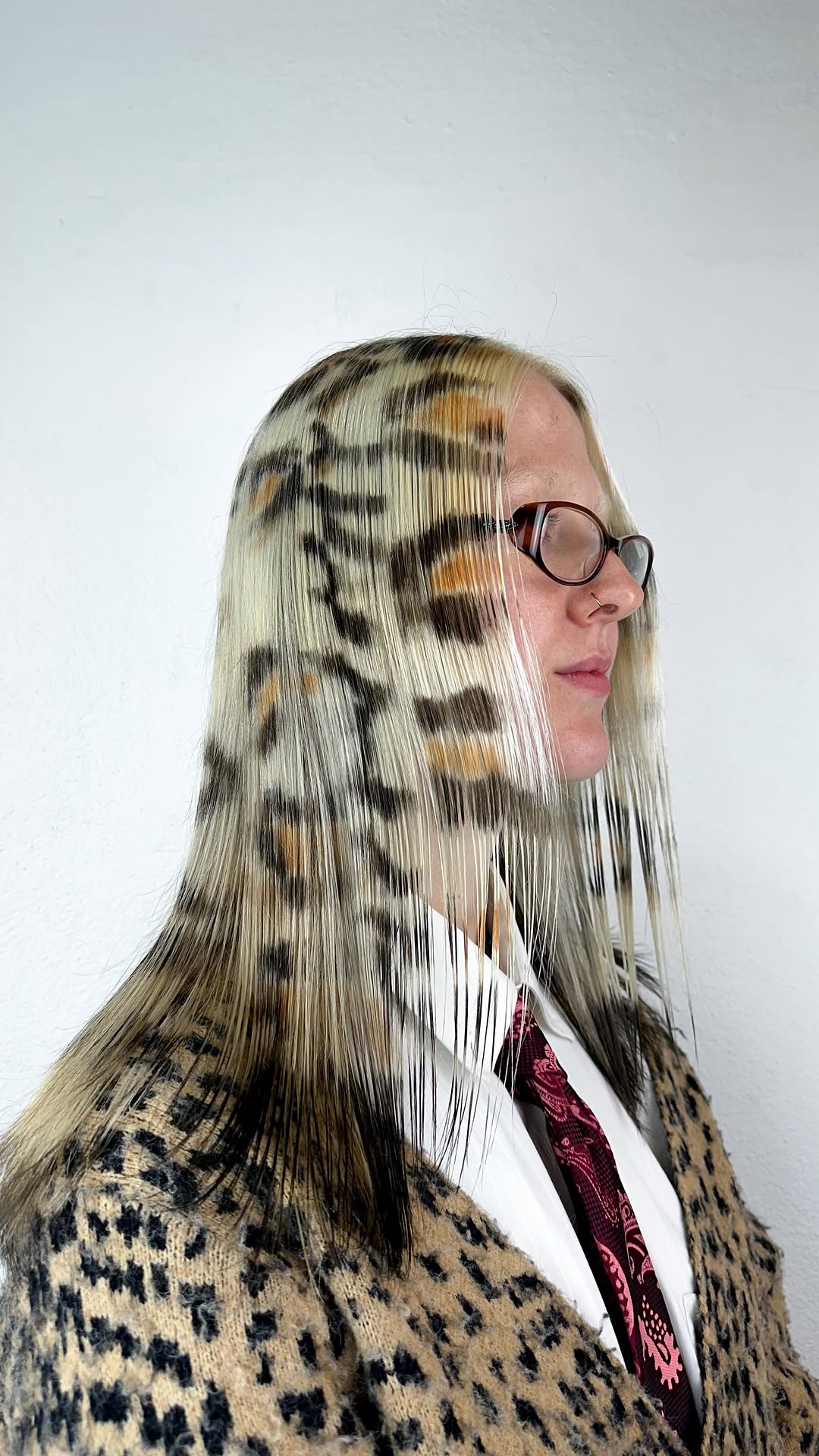 Vamo de print hair em cabelo longo? ✨💋 
 Ainda to com horario pra dezembro, vem fazer teu cabelo!!! ☝️

#elevatehair #queerhair #foryou #printhair #leopardprint