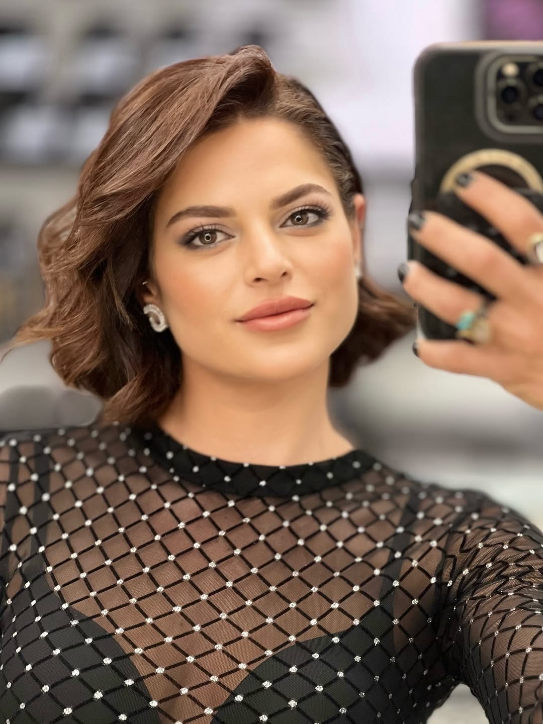 ✨ Chop with a twist

#GlowAndGlow #healthyhair #ChopWithATwist #ShortHairDontCare #GlamVibes #donnasaade #hairgoals