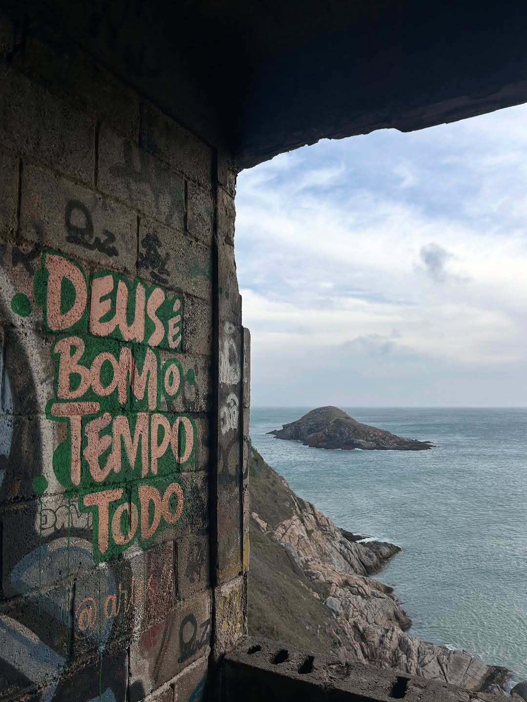 A magia dos encontros está na sintonia perfeita pro extraordinário, né?
@thay.versao.28 , você é a prova viva de que a beleza real mora nos detalhes. Admiro demais sua essência autêntica e generosa!
Nosso encontro foi um presente rápido, mas que solidificou uma conexão que transcende o tempo.
Sua generosidade marcou demais: mesmo sem me conhecer, você abriu as portas da sua casa e foi a melhor guia.
Sou imensamente grata por essa experiência significativa e memorável!
