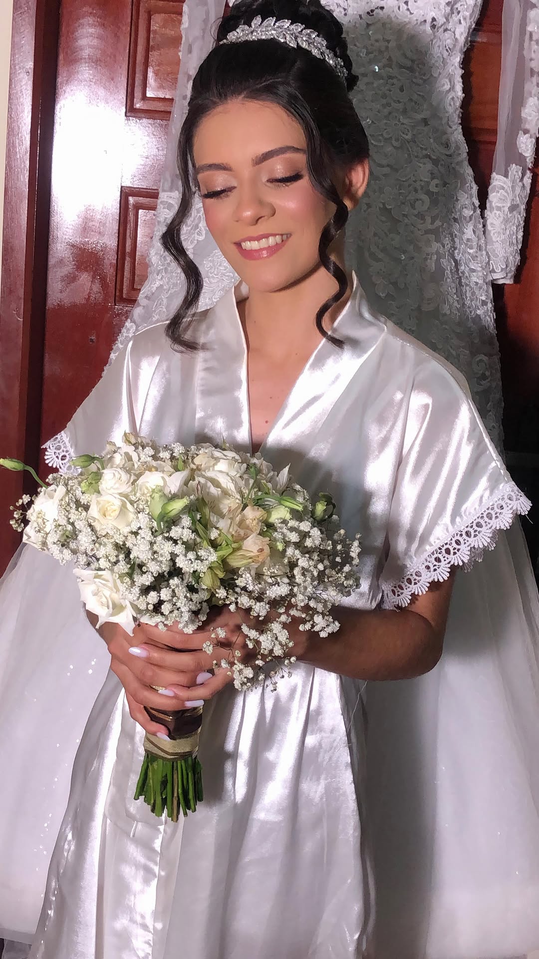 O momento mais esperado chegou!
Você estava radiante no seu grande dia, Tércia!  Agradássemos pela confiança que teve em nosso trabalho num dia tão especial como este. 

Penteado @cleciamichele_penteados 
.
.
.
.
#bride #makeup #diadenoiva #penteadodenoiva