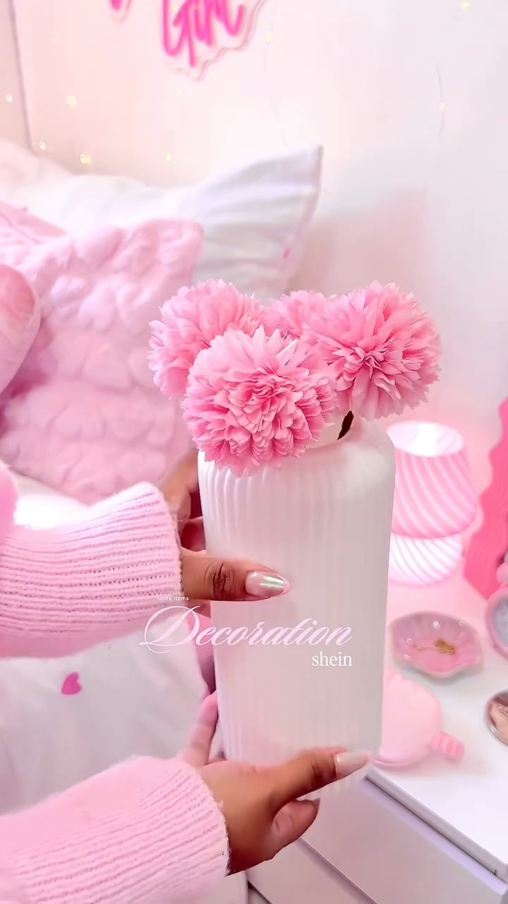 Redecorating my room for December 🎄🎀🏠✨

Sua oferta exclusiva está aqui! 🛒💗
Baixe o app da SHEIN e pesquise o código YSZE9 para resgatar seu cupom.
@sheinofficial @sheinbrasil 
#SHEINhome #SHEINsaveinstyle #SHEINbrasil #ad

Lojas participantes:
• FlowerTown – ID: 27284323
• SAOSAO’s Magic Hut – ID: 60038566
• Olinparty – ID: 67341495
• UNICORN Lighting – ID: 60121236
• junqing – ID: 41386755
• jiazhuang19 – ID: 154190190
• MEHELANY – ID: 41359938
• Wonderfulhome – ID: 43427350
• Wonderfulhom