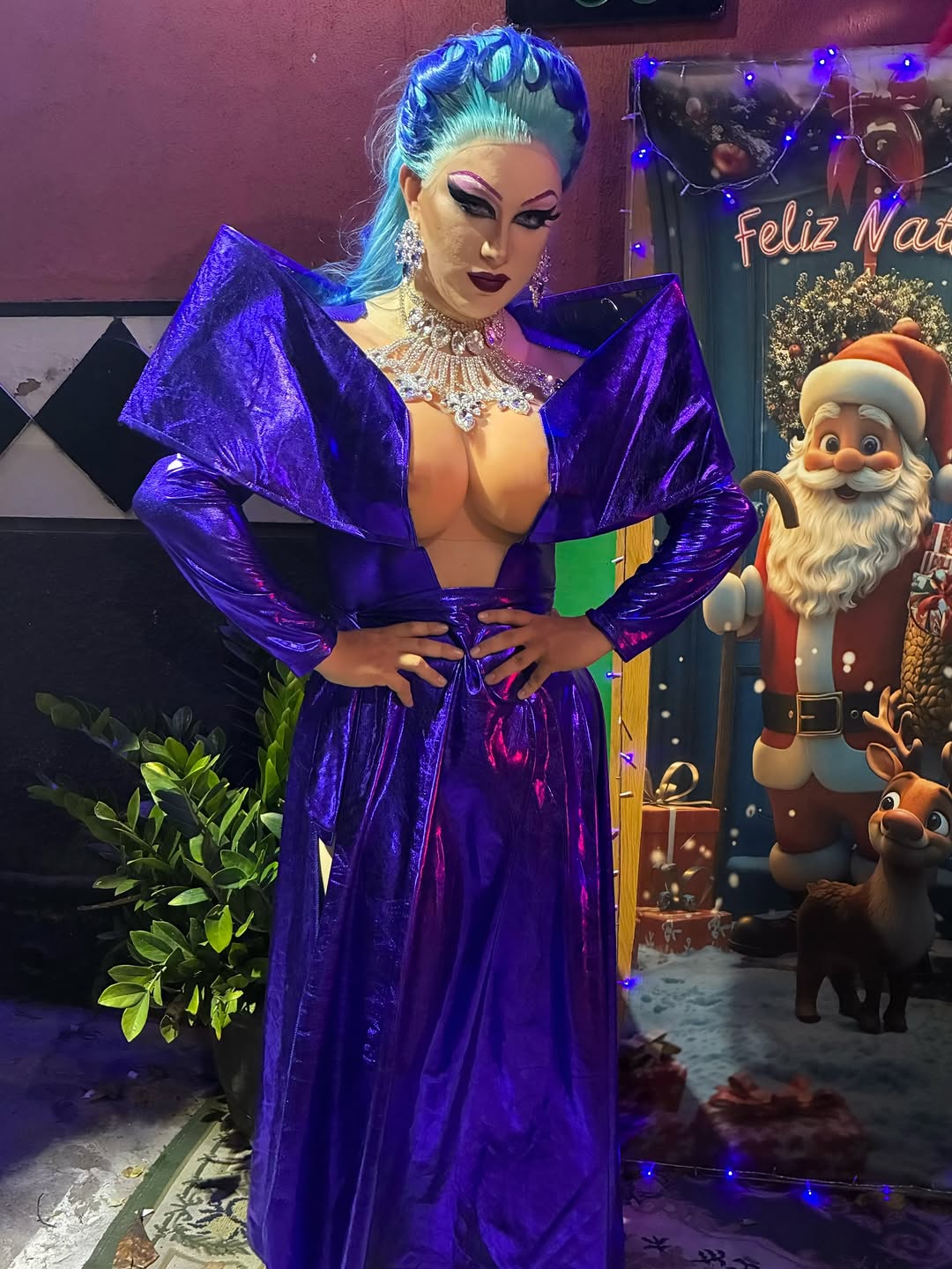 Gostou ? Então deixa aquele coração 👉🏻💙
.
.
.
.
.
#drag #dragqueen #makeupartist #makeup #dragrace #dragracebrasil #selfie #wig #beauty #queensofinstagram #top #temporal #viral #challeger #2026 #natal #christimas 
#queen #top #show #blue #azul