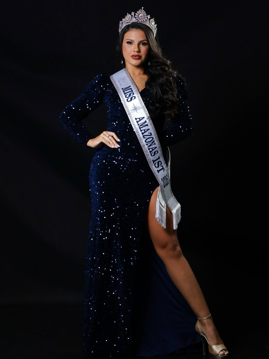 Miss Universe 1st Runner Up - More than a title. A legacy in the making. 👑

Foto: @wr.fotografia__ 
Vestido: @ednafashionmaison 
Sapato: @luiza.sobreira 

#missuniverso #missamazonas #missworld