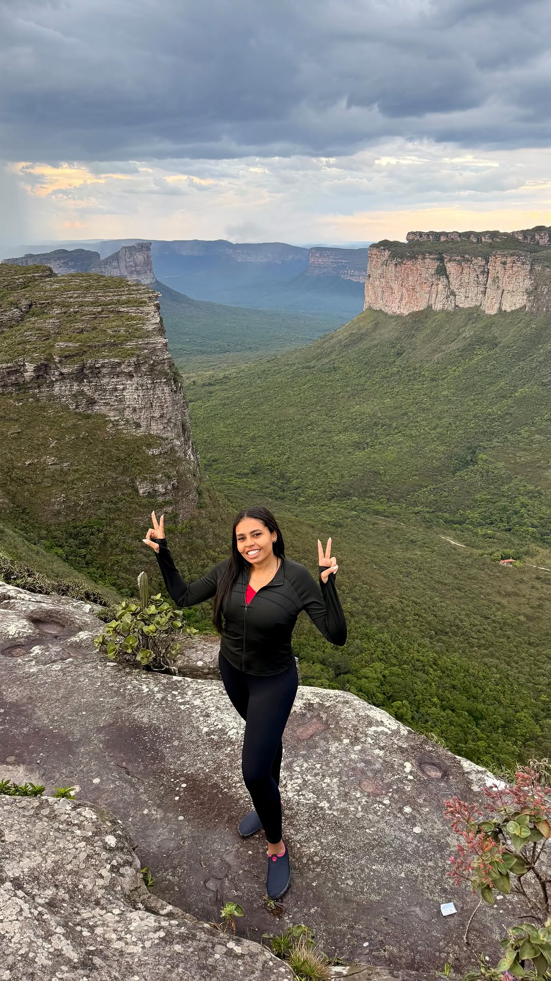 Quer viajar pra Chapada Diamantina e não sabe por onde começar? No vídeo eu mostro os principais pontos, cidade base, hospedagem, dicas e detalhes do nosso roteiro. E pra te ajudar ainda mais, no final tem o valor total da viagem! ⛰️✨

Assiste até o fim! 📍

#chapadadiamantina #lencois #fazendapratinha #morrodopaiinacio #bahia