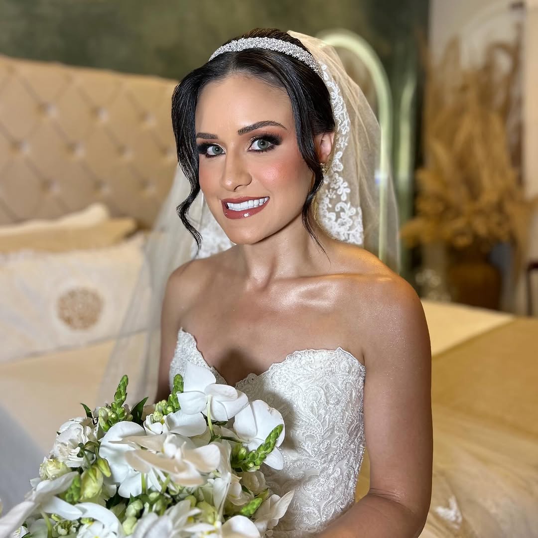 NOIVA RAYANNY ✨
 Iniciando 2026 com essa noiva linda e radiante 
@eurayanne foi um prazer te produzir pra esse dia tão especial 

@casadanoiva.dress 
@siga.scena 
@recantodimariarn 
@carolbcerimonial 
@wfugisse