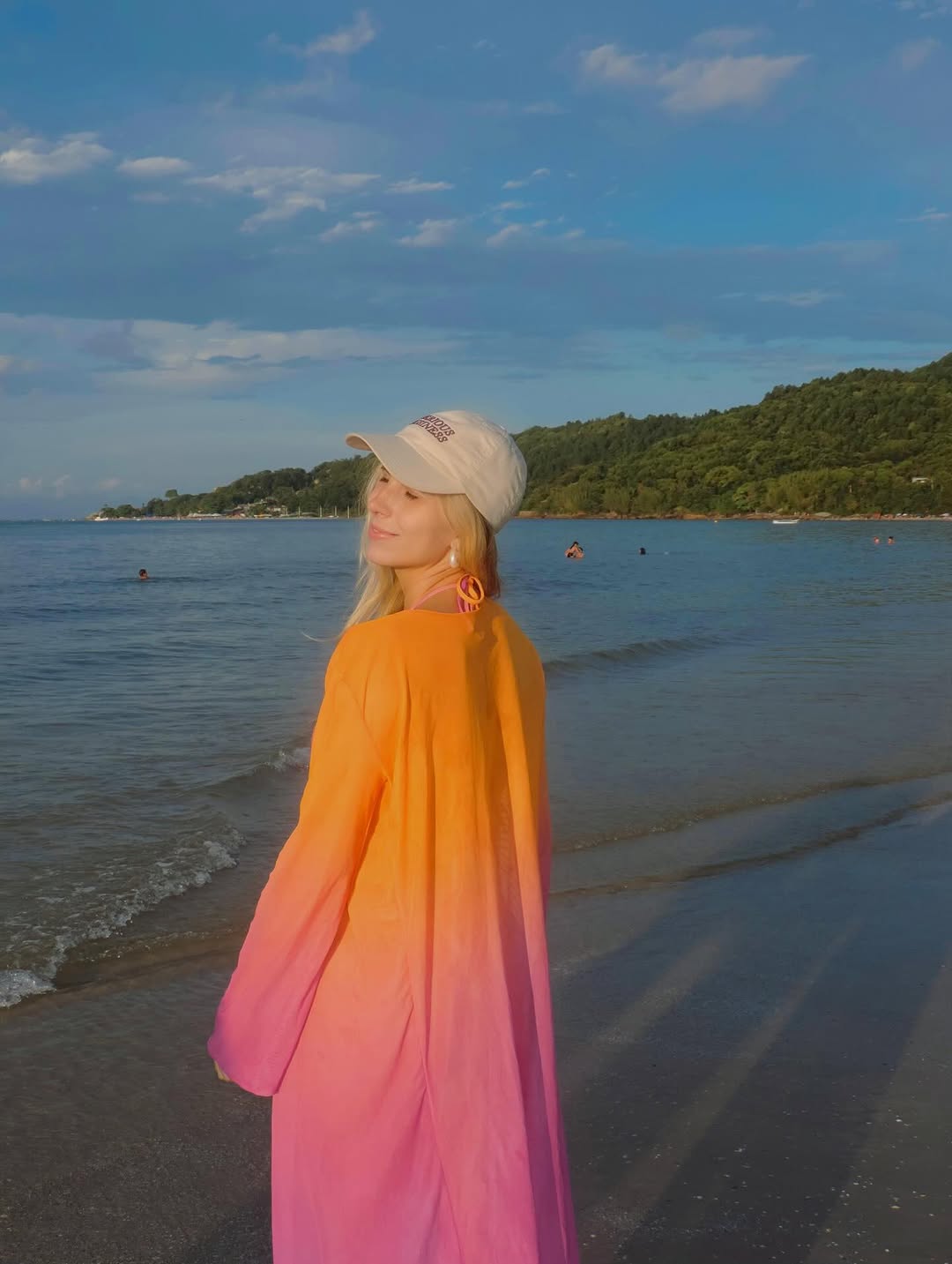 Dress Code 👙🧴🌞
.
.
.
#praiadadaniela #santacatarina #verão2026