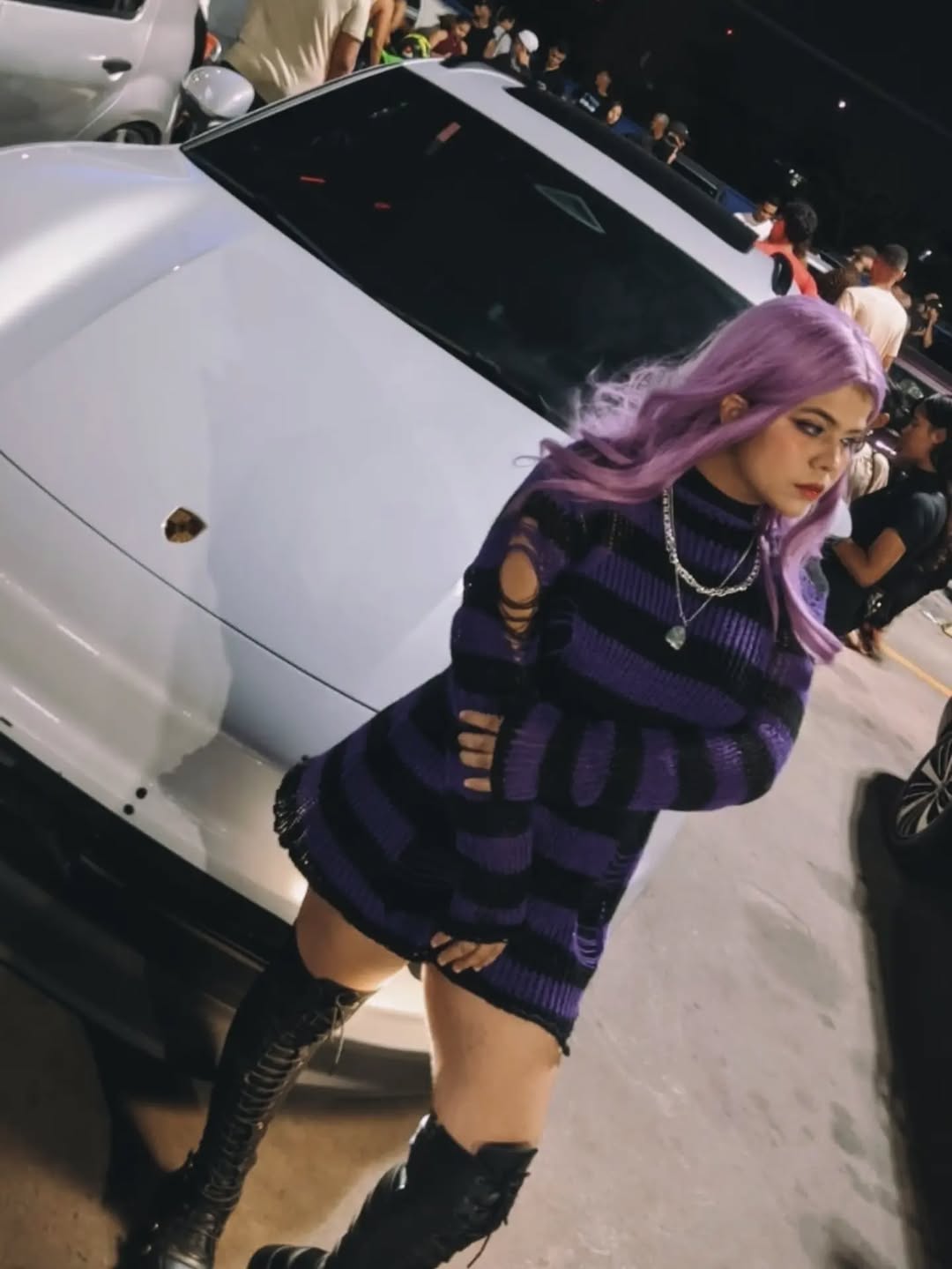 Chegamos ao final das 3 melhores fotos com carrão ❤️ 
#cars #tesla #porch #purplehair #photooftheday
