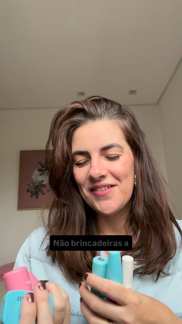 Pra quem sentiu falta do meu rostinho com pouco colageno se maquiando, bora matar as saudades 💅🏻
Ganhei produtinhos com ótimo custo benefício da @use.fastglam e da @use.makeupanahickmann , e enquanto mostro eles a vocês, fofocamos um pouco ❤️
Aos que aguentarem ate o final, muito obrigada kkk!
Quem nao aguentou seguem os produtos do video:
-  Stick Blush Brigitte e Stick Highlighter Marilyn
-  Faz tudo 3 em 1 cor Pink
- Duo blush Coradinha - bronzer
- Balm Big Big Cereja
- Mascara Cilios de Bo