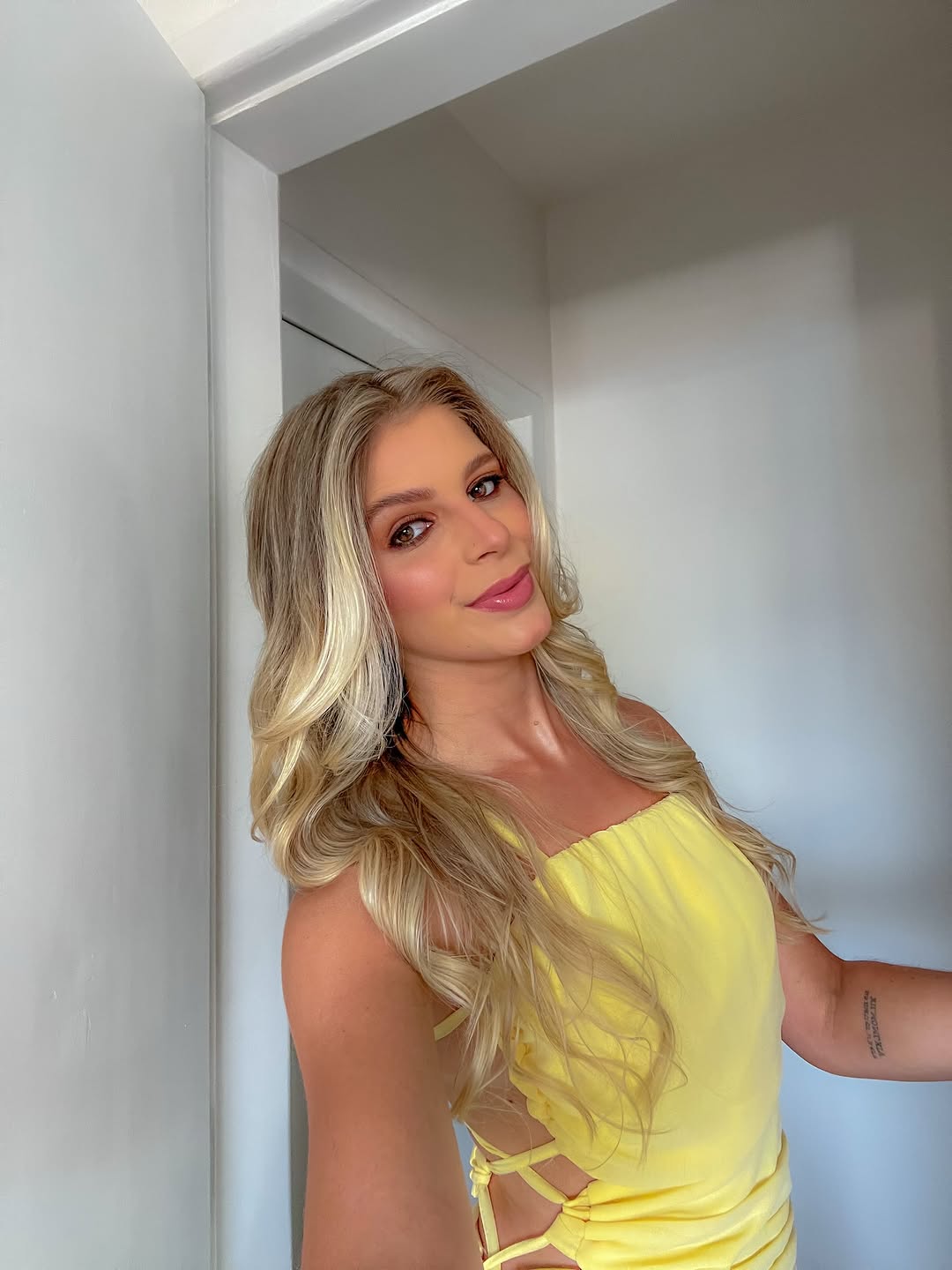 não eh só c roupa de academia q a gente vive 💛

💇🏼‍♀️ @leilamar.borba / @mariliafernandescentroestetico