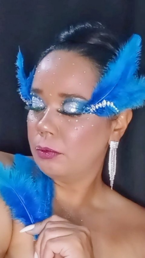 Será que ainda dá tempo de uma make de carnaval
Atrasada mas feira com muito carinho pra atualizar o feed...

Inspiração Arara azul 💙 

E aí curtiu se sim deixe sua curtida...

#makeup #carnaval #biabelly  #maquiada  #reels