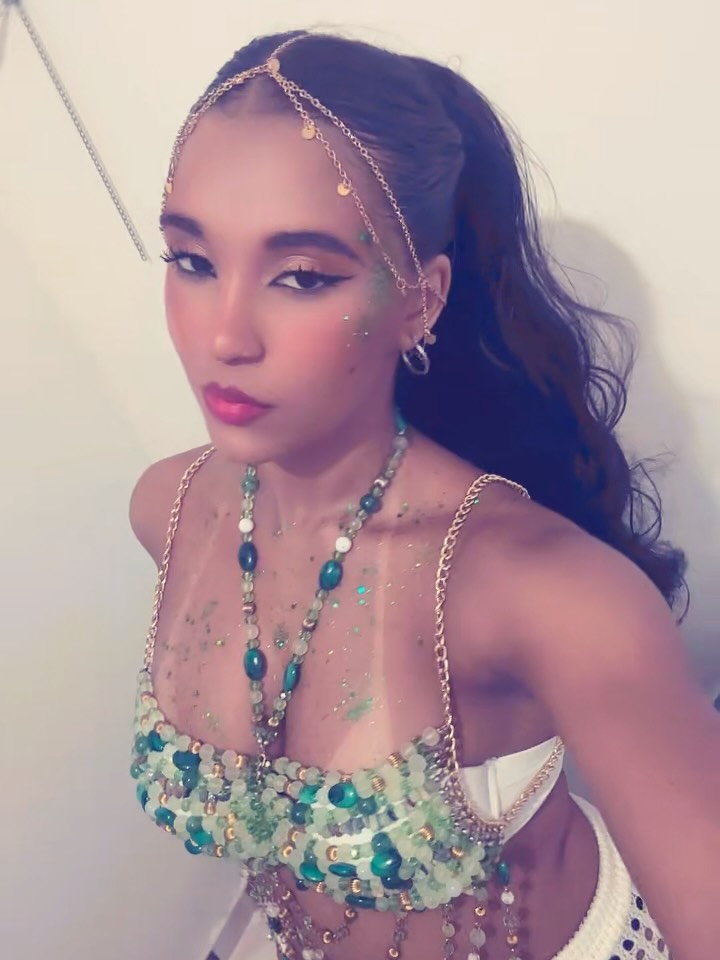 é carnaval no brasil. 🧚🧜🏽‍♀️💗⭐️🇧🇷
.
.
.
.
.
#carnaval #viral #explorar #girl #brasil🇧🇷