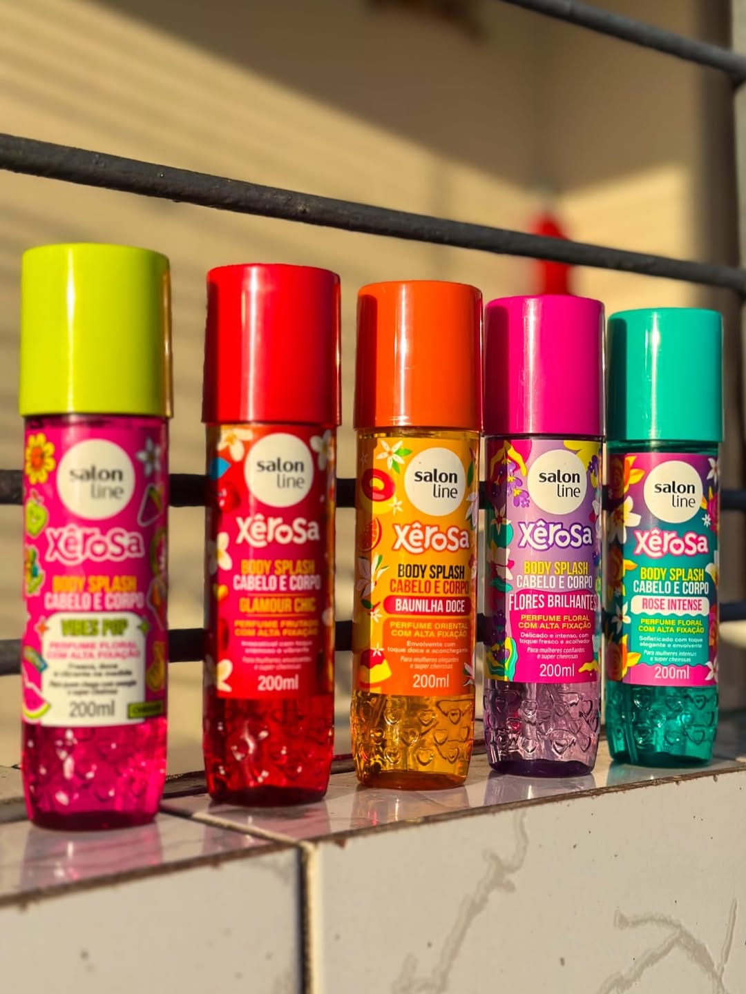 Cabelos e corpos cheirosos? A @salonlinebrasil tem uma novidade!! Chegou a linha de body splash “xêrosa” com 5 fragrâncias para você arrasar!! 
.
.
.
. 
#migssalonline #salonlinebrasil