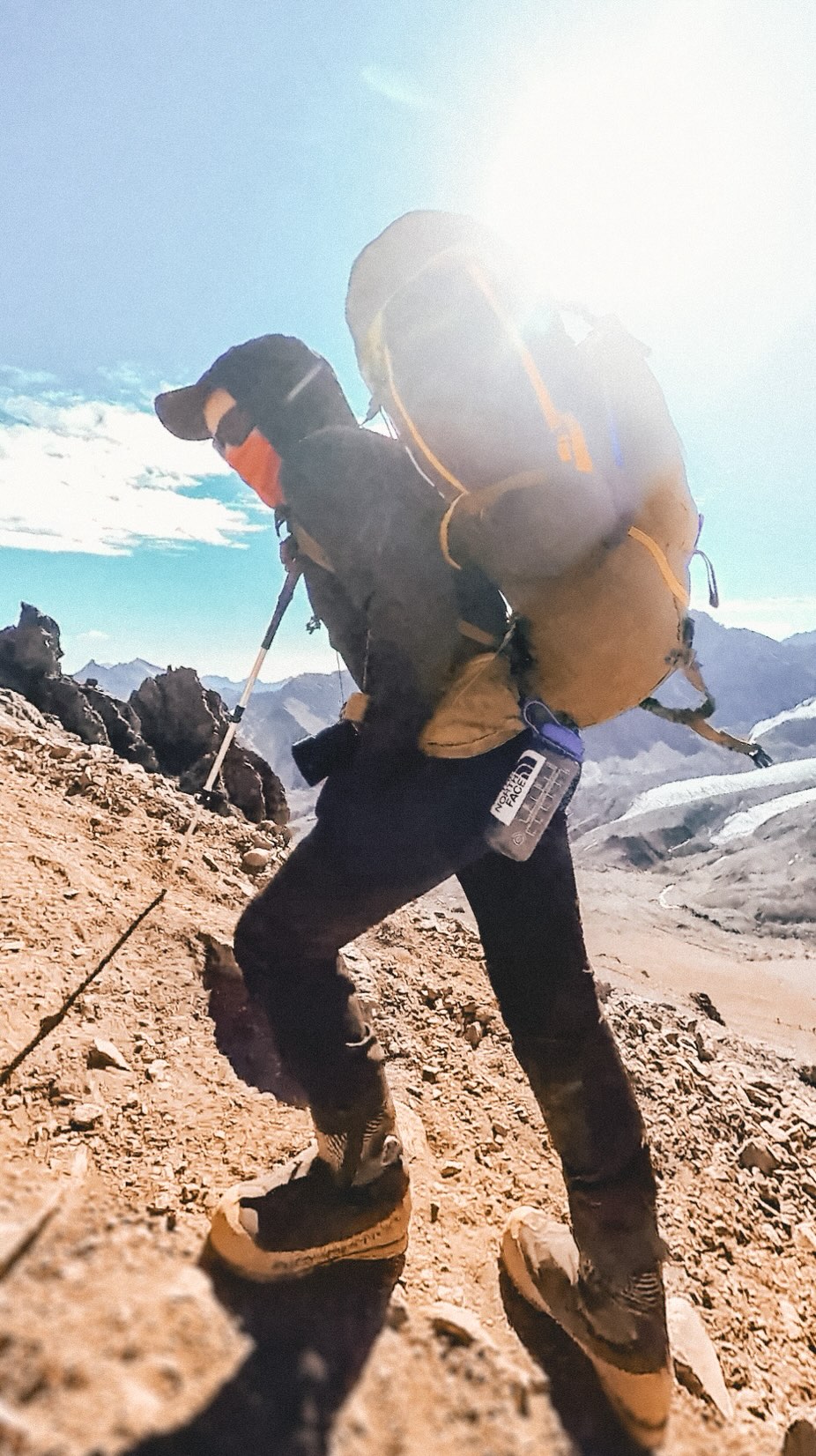Usei a Terra 65, da @thenorthfacebr na minha última expedição ao Aconcágua. Sempre cheia, em condições duras, ela segurou as pontas do início ao fim da expedição.

E é isso, em alta montanha, equipamento bom é aquele que não vira uma preocupação 😉

Bora pra montanha🏔️