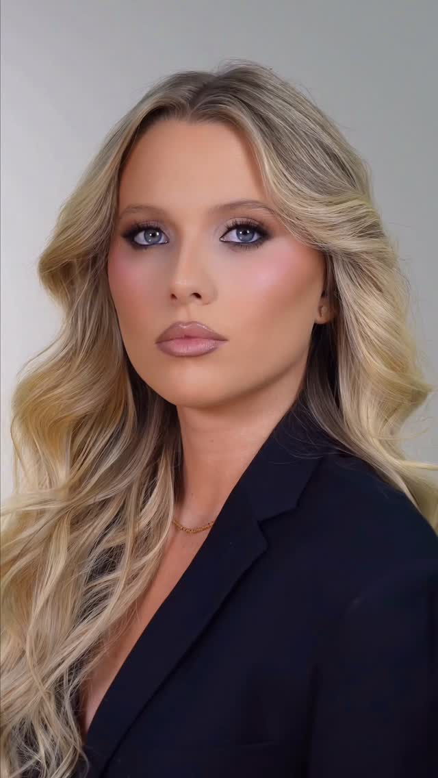 Sou completamente apaixonado por pele opaca, bem construída e elegante 🤍

Você prefere pele opaca ou glow? 👇

#maquiagem #beleza #makeuptutorial