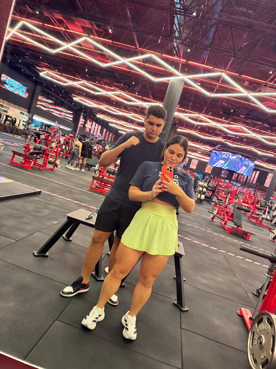 Hoje é o dia do meu amor, meu bibi, meu menino de ouro. 
Eu declaro sobre a sua vida que este novo tempo será um tempo de crescimento acelerado, maturidade, decisões sábias e portas que se abrirão pelo favor de Deus. Que a sua determinação te leve longe, que a sua inteligência te destaque e que a sua honestidade te mantenha firme quando o mundo tentar te moldar diferente.
Que você nunca negocie seus valores.
Que você nunca duvide do seu potencial.
Que você nunca esqueça que foi chamado para vive