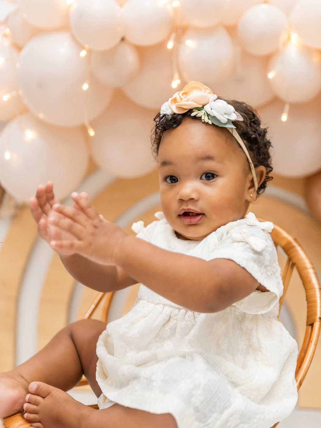 14/03/2025 Ohh minha pretinha, hoje você completa 1 aninho 💗 

Eu lembro como se fosse hoje o dia em que estava treinando e recebi a notícia de que você tinha nascido. Na hora eu até achei que era brincadeira da sua mãe.  Eu fiquei sem acreditar que já era tia rsrs Foi um momento muito especial que nunca saiu da minha memória.
Hoje você está crescendo, ficando cada dia mais linda, inteligente e cheia de luz. Mesmo eu estando longe, quero que você saiba que penso em você todos os dias. Muitas ve