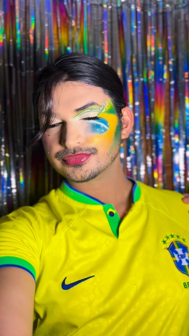 Ano de copa: A 
Eu: ✨🎉🇧🇷
#CopaDoMundo, #MakeupBrasil, #MaquiagemCopa #hexacampeão